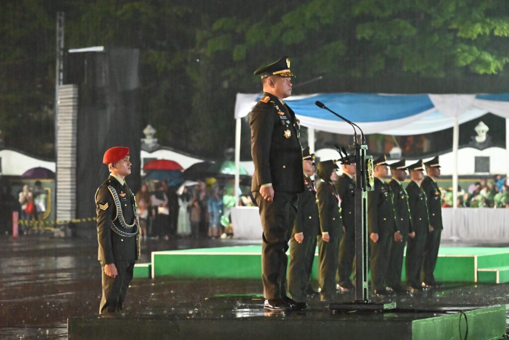 1.202 PRAJURIT RESMI JADI PERWIRA, TNI AD GELAR PRASETYA PERWIRA DI BANDUNG Bandung, 30 April 2026 — Sebanyak 1.202 prajurit resmi dilantik…